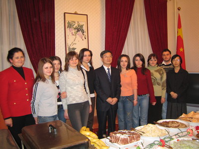 摩爾多瓦大學生在中國大使館