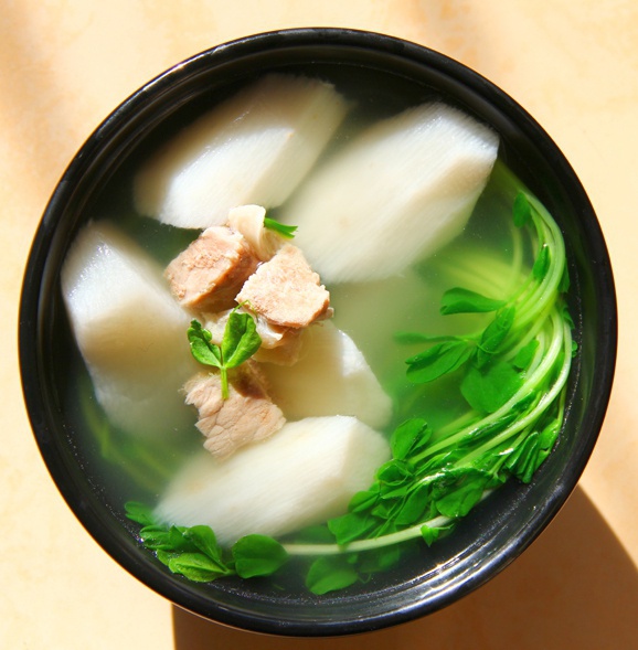 山藥豆苗牛肉湯