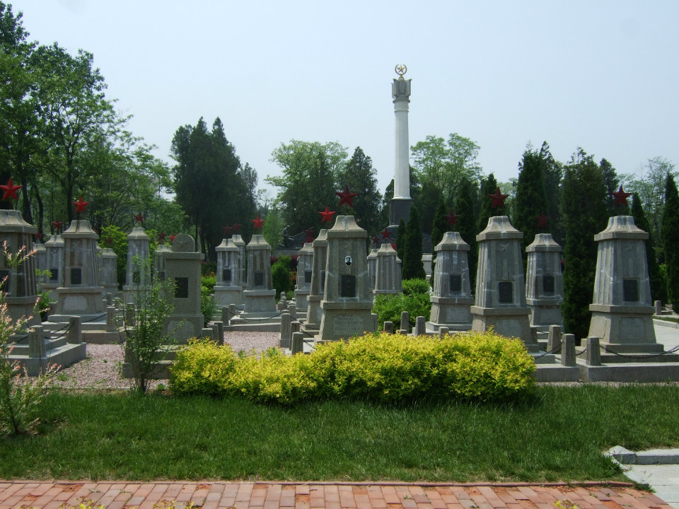 旅順蘇軍烈士陵園