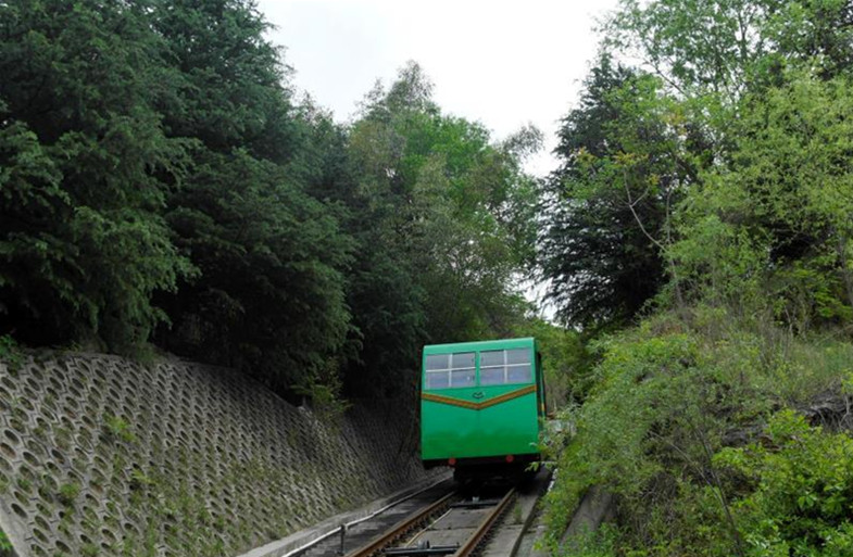 河南省洛陽欒川老君山·雞冠洞旅遊區