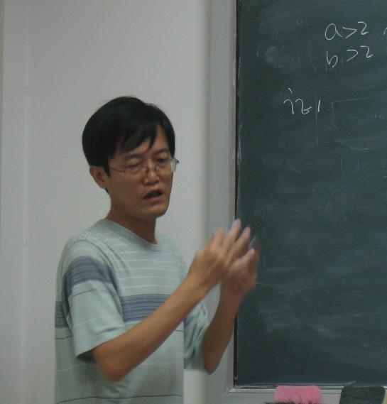 安振平在清華大學為仁慧書院學員授課