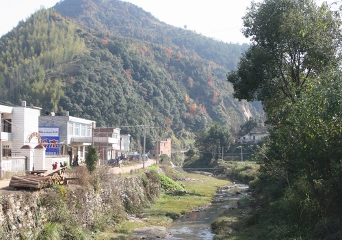 大馬廠村(遼寧省朝陽市朝陽縣七道嶺鄉大馬廠村)