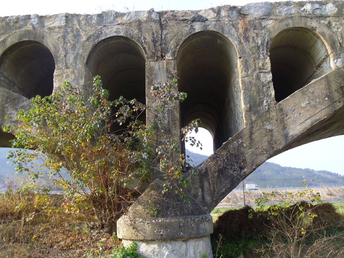 遺履橋