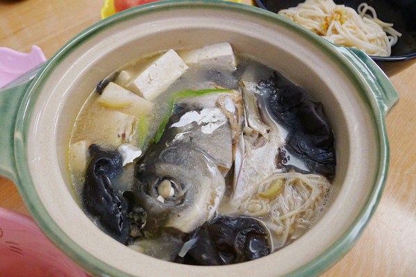 魚頭木耳湯