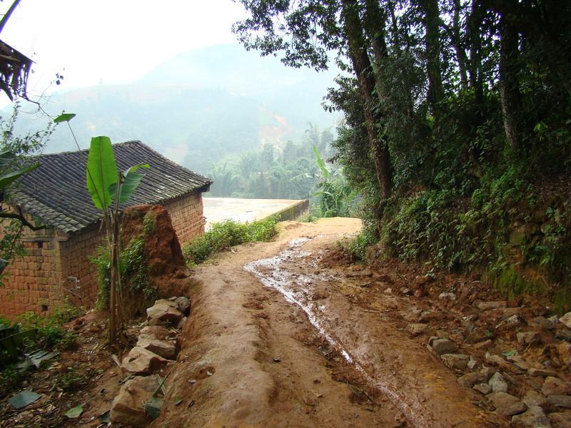 紅河縣浪堤鄉浪堵村委會洛瑪村進村道路