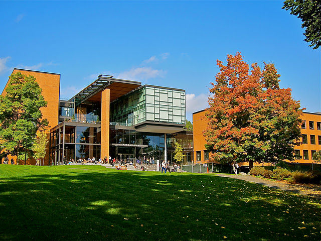 東華盛頓大學