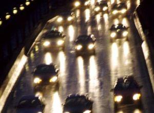 雨水隱形車燈