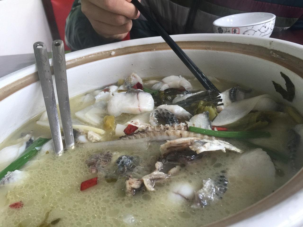 酸菜老闆魚湯