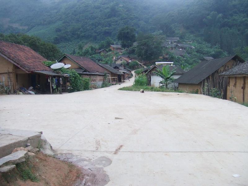 泥博自然村進村道路