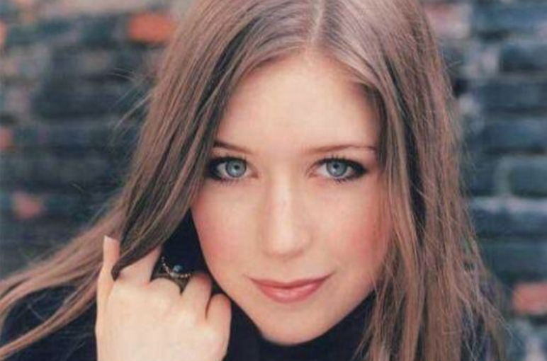 海莉·薇思特拉(Hayley Westenra)