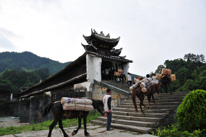 茶馬古道(湖南安化縣梅山（雪峰山北段）的茶商古路)