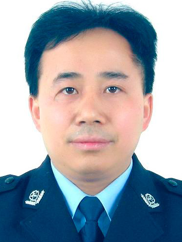 衛東(貴州省榕江縣公安局黨委委員、交通警察大隊大隊長、二級警長)