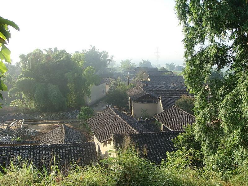 戶養村