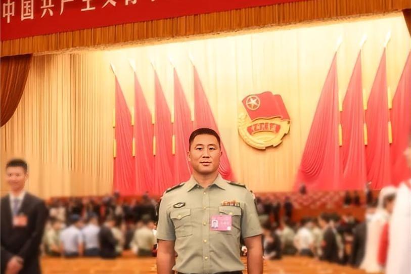 唐雄(共青團中央候補委員，第74集團軍“硬骨頭六連”三班班長)