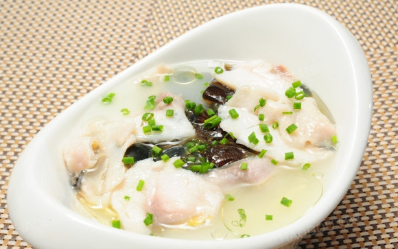 豆漿滾鯇魚片湯