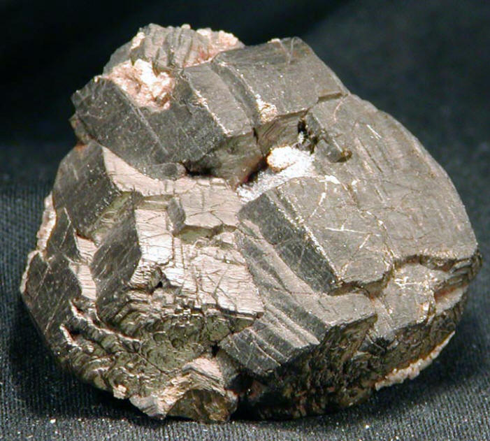 鉻鐵礦(圖7)