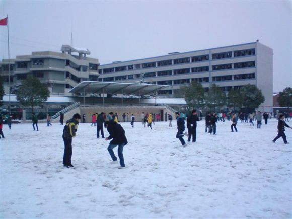 隨州二中雪後操場