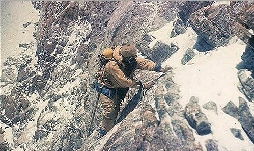 1955年George在攀登干城章嘉峰