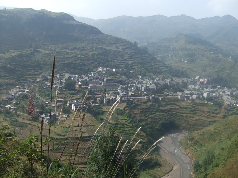 牛場村(雲南昭通市鎮雄縣牛場鎮下轄村)