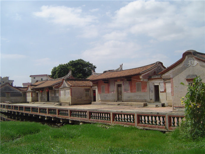 楊厝村(福建省漳州台商投資區角美鎮下轄村)