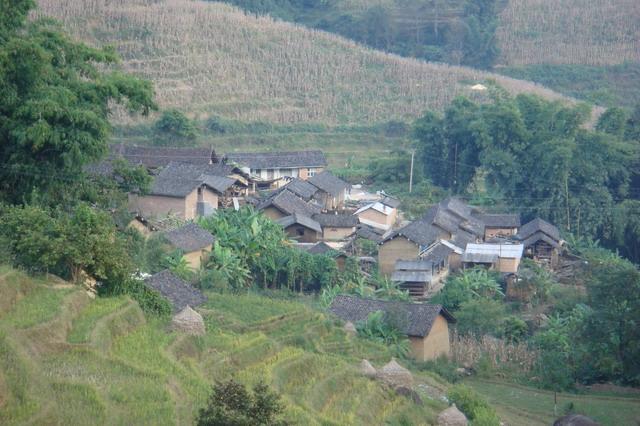 忙弄村(雲南省臨滄市臨翔區邦東鄉下轄村)