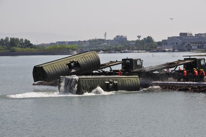 浮橋舟