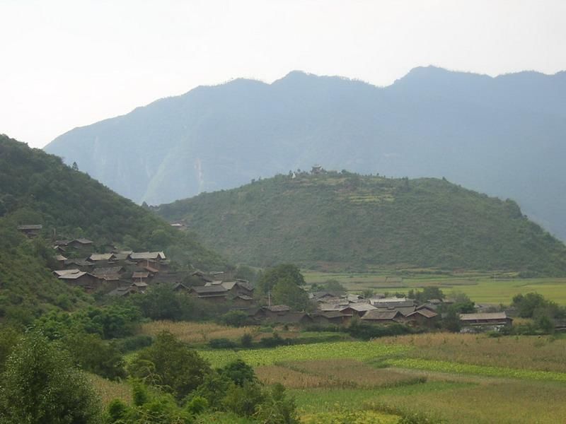 大村自然村(雲南省楚雄雙柏縣鄂嘉鎮龍樹村下轄自然村)