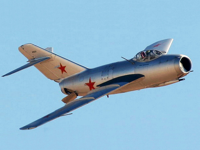 米格-15戰鬥機(MiG-15戰鬥機)