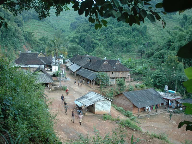 曼崩村(雲南省普洱市景東縣大朝山東鎮曼崩村)