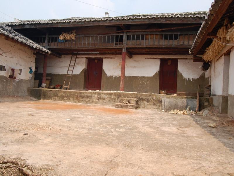 塘房村(雲南省祿勸縣茂山鎮下轄村)