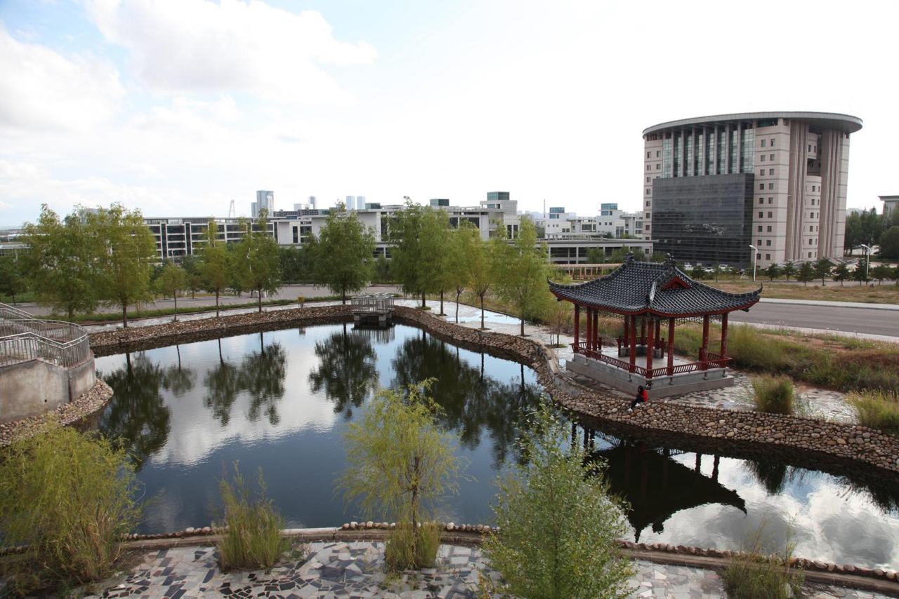 鄂爾多斯套用技術學院(內蒙古大學鄂爾多斯學院)