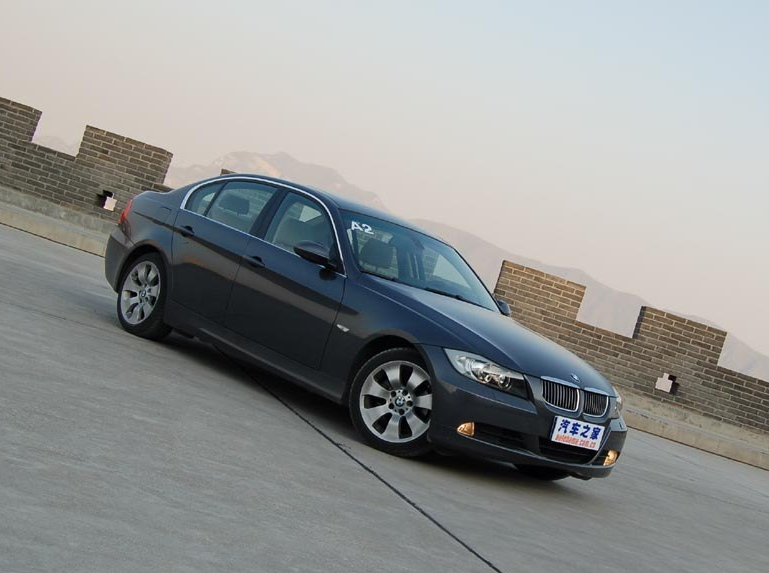 BMW 325i領先型