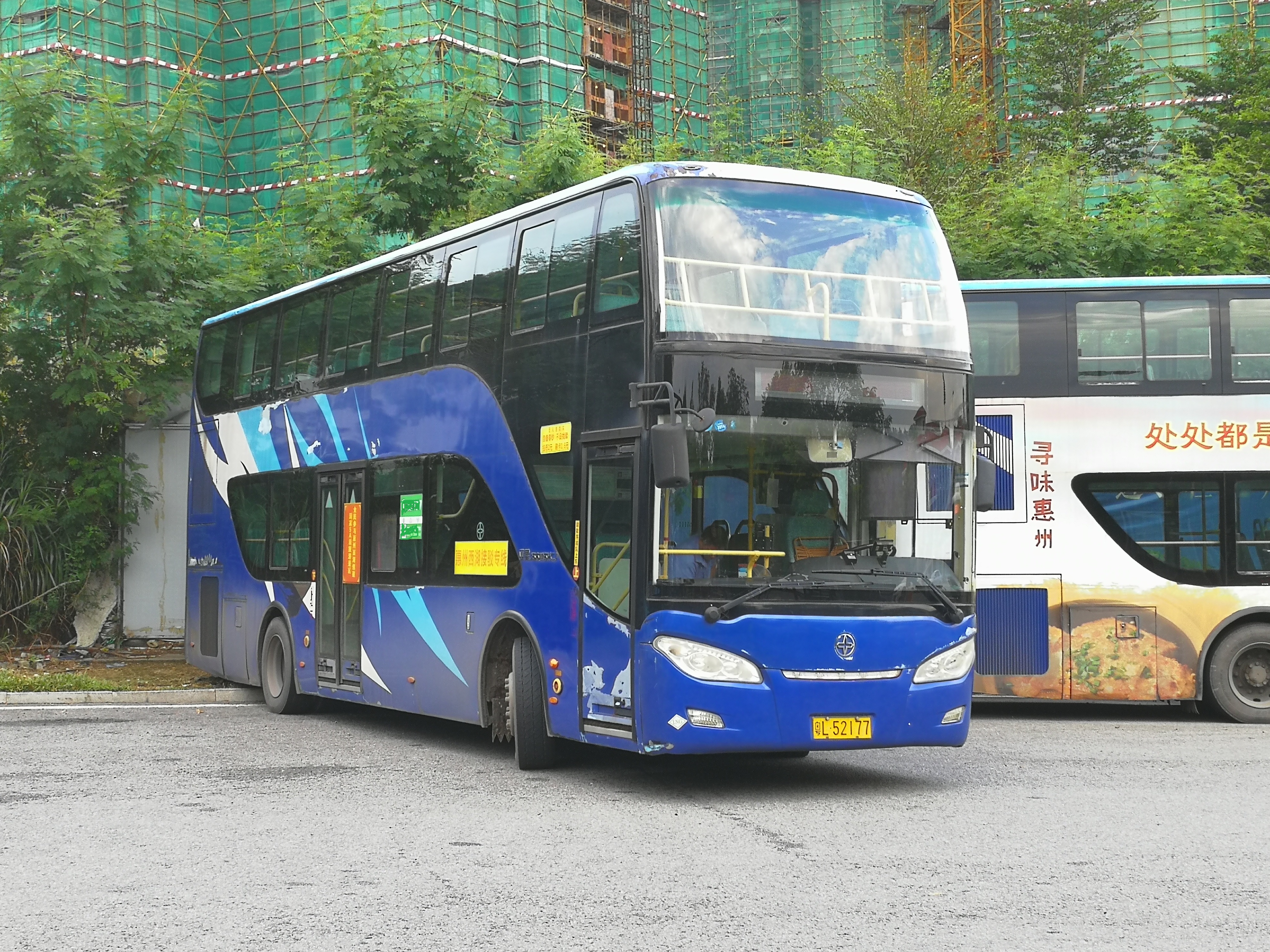 惠州西湖接駁專線採用液化天然氣雙層巴士作為營運車輛