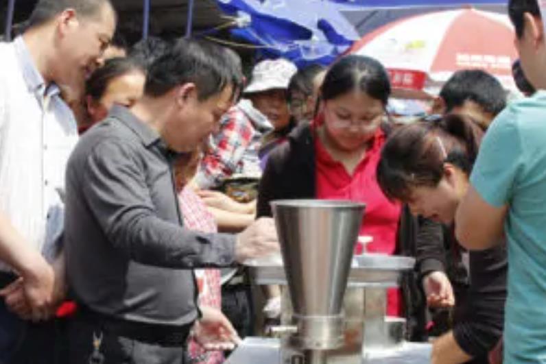 劉憲敏(餃子機發明者)