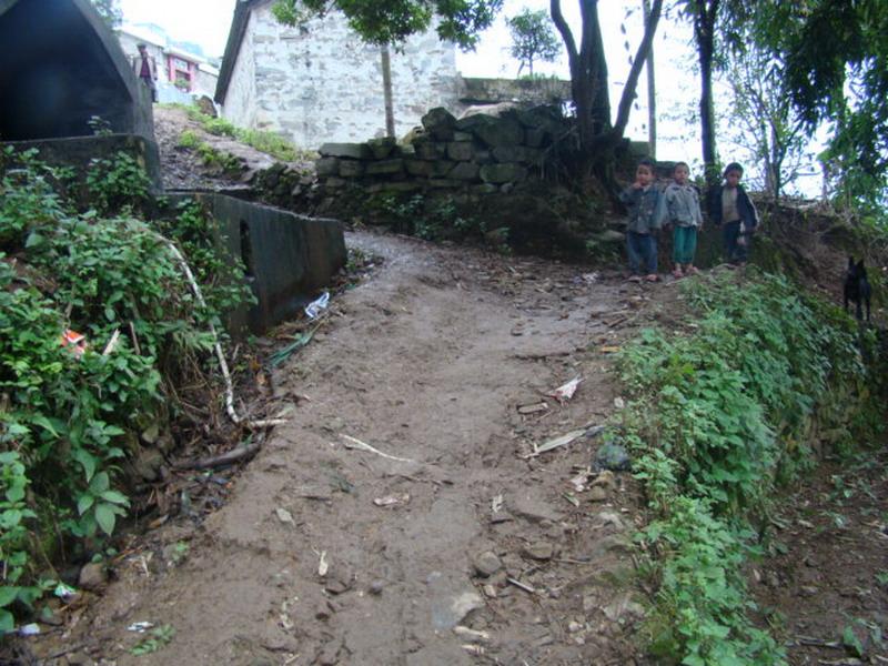 紅河縣阿扎河鄉洛孟村委會洛瑪村進村道路