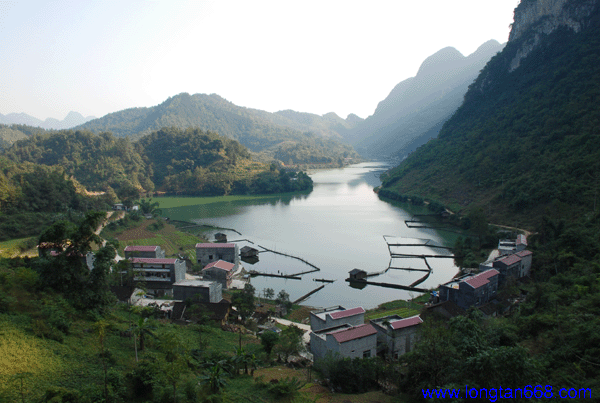 峨里湖