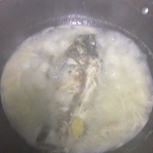 蘿蔔絲鯽魚奶白湯