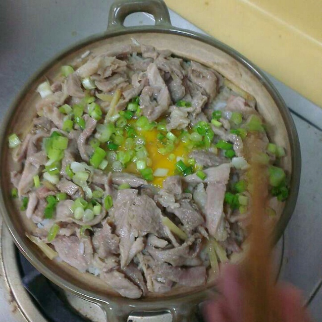 砂鍋窩蛋牛肉飯