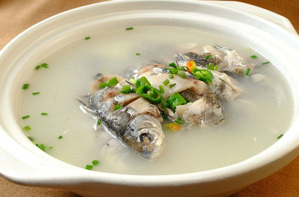 湯圓銀絲鯽魚湯