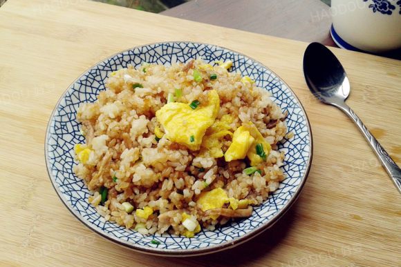 肉絲醬油蛋炒飯