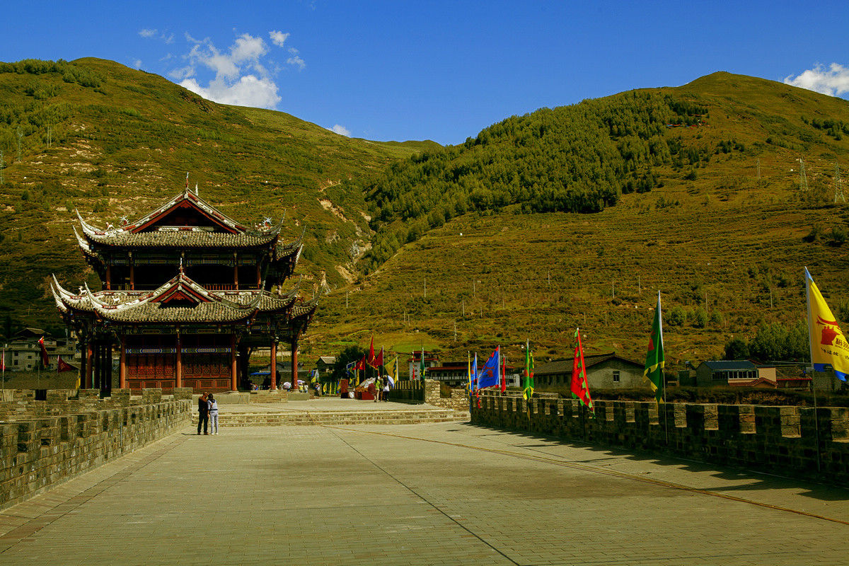 松潘古城南門瓮城遺址公園