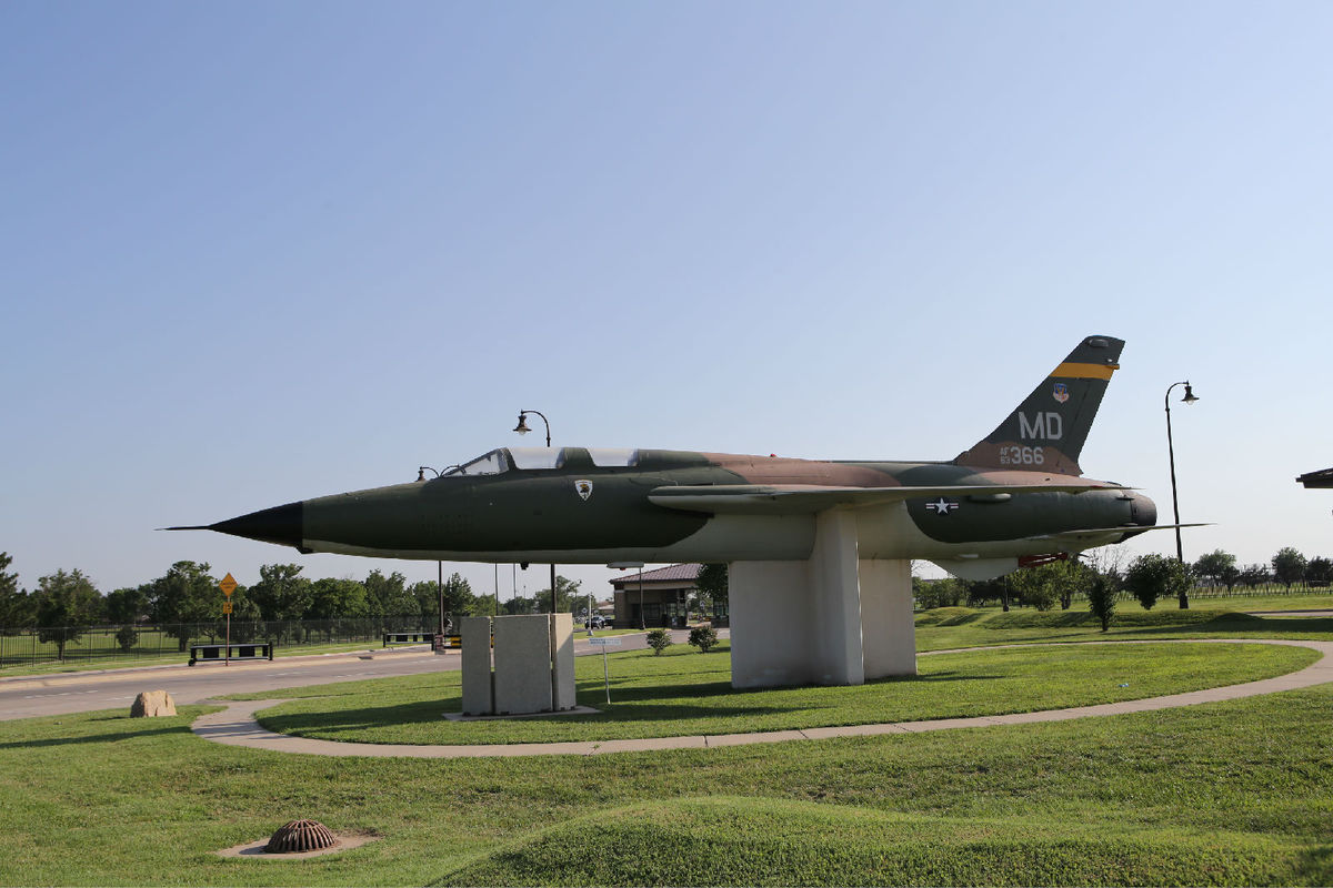 拉格空軍基地