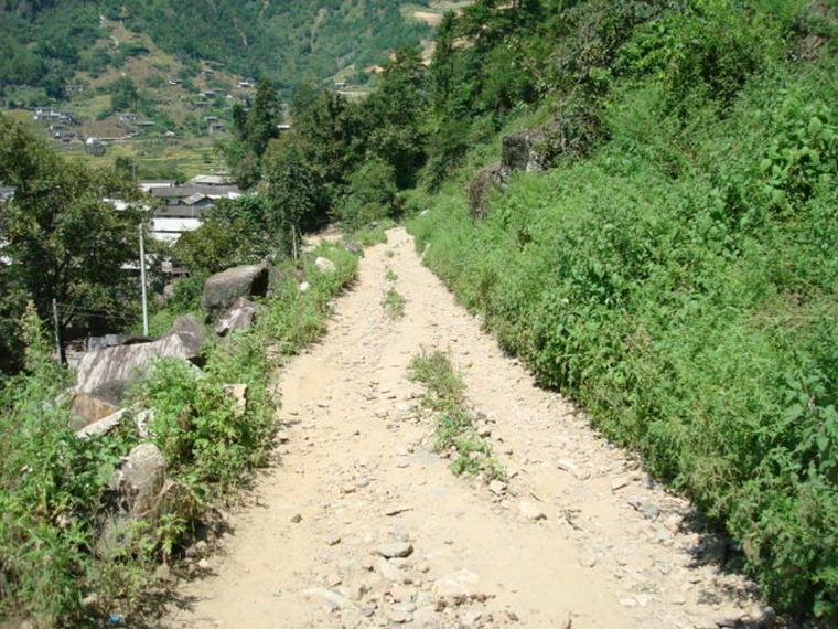 雲南省福貢縣匹河怒族鄉果科村進村道路