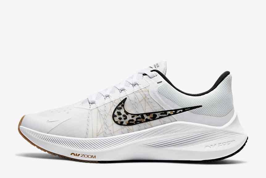 Nike Zoom Winflo 8 PRM 女子跑步鞋