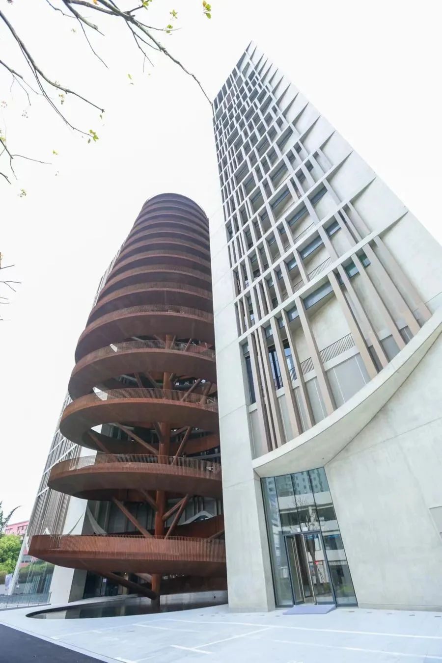4年修建，15層樓高的大螺旋驚艷亮相，上海又一座大師手筆地標！