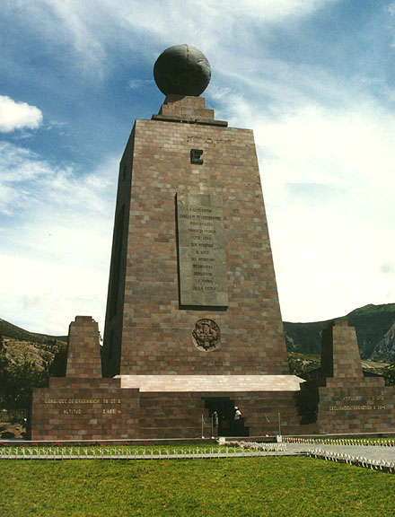 基多赤道紀念碑