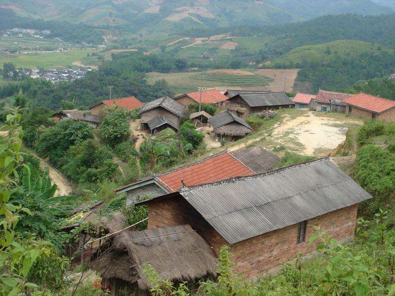 東中村(雲南省玉龍縣白沙鄉下轄村)