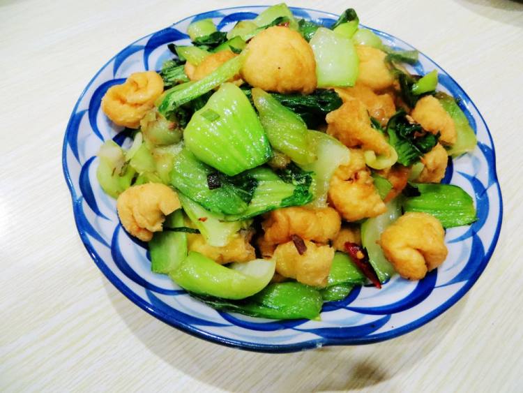 小油菜炒豆腐泡