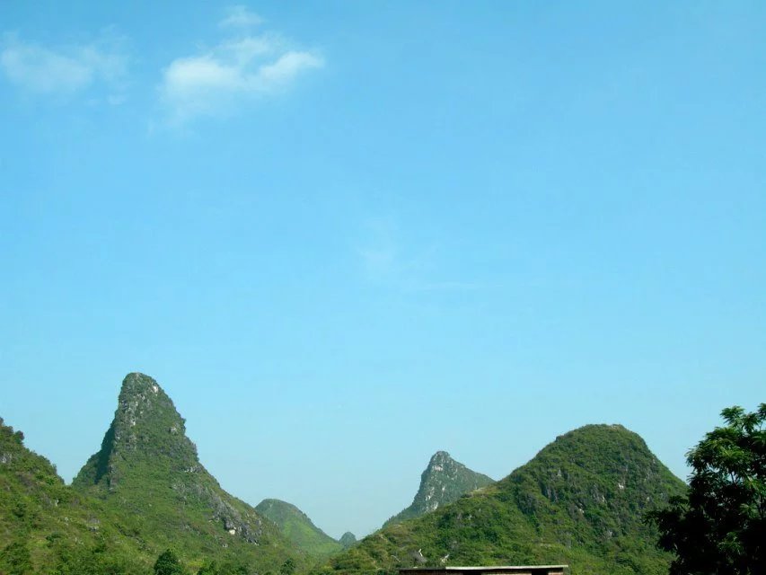 雷洞村(廣西忻城縣紅渡鎮下轄村)