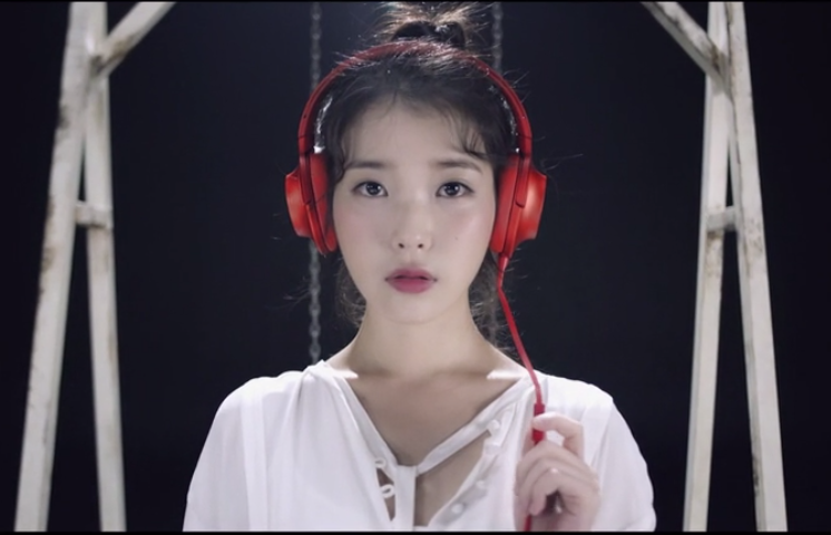 新鞋(IU（李知恩）演唱歌曲)